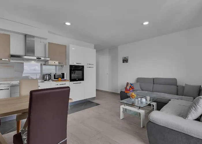 Apartment Mery Makarska